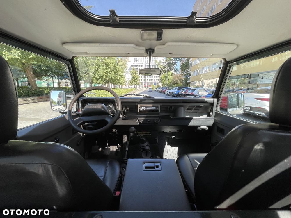 Land Rover Defender - 5