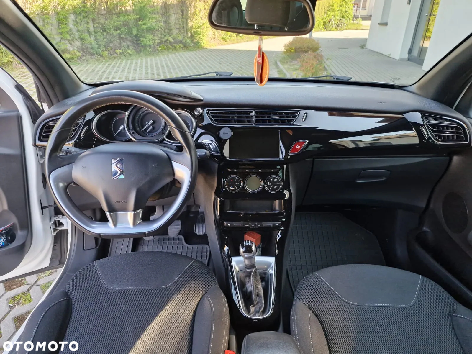 DS Automobiles DS 3 - 10