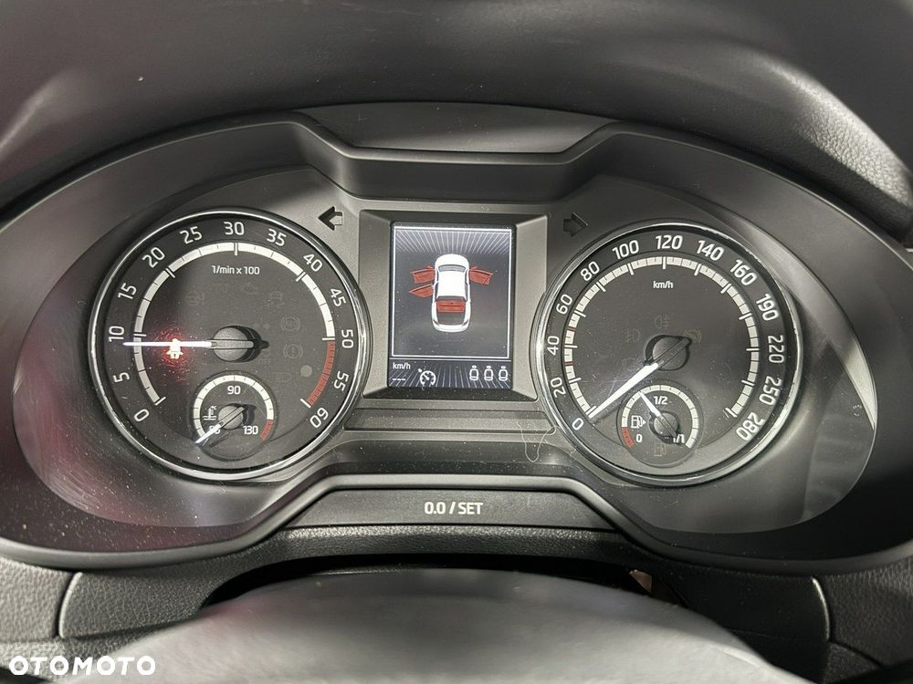 Skoda Octavia 2.0 TDI RS - 23