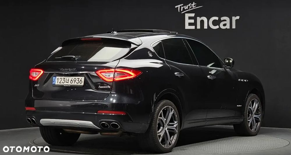 Maserati Levante S Q4 GranLusso - 3