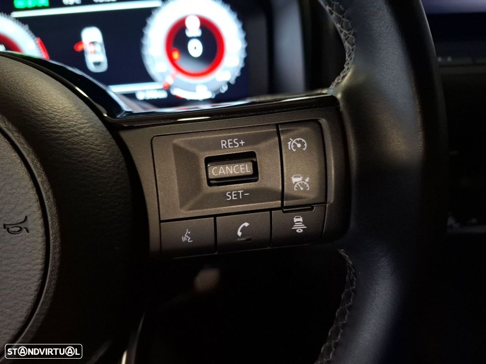 Nissan Qashqai 1.3 DIG-T N-Connecta LED+TT - 11