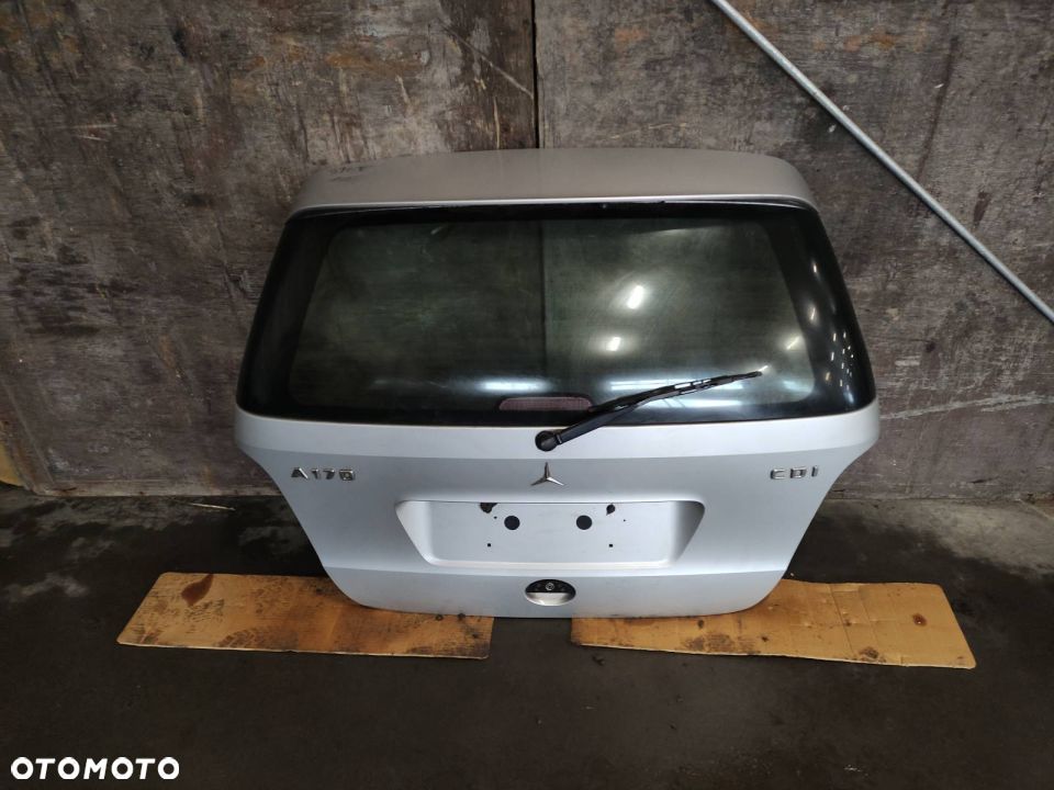 KOMPLETNY TYŁ KLAPA ZDERZAK MERCEDES W168 761 - 2