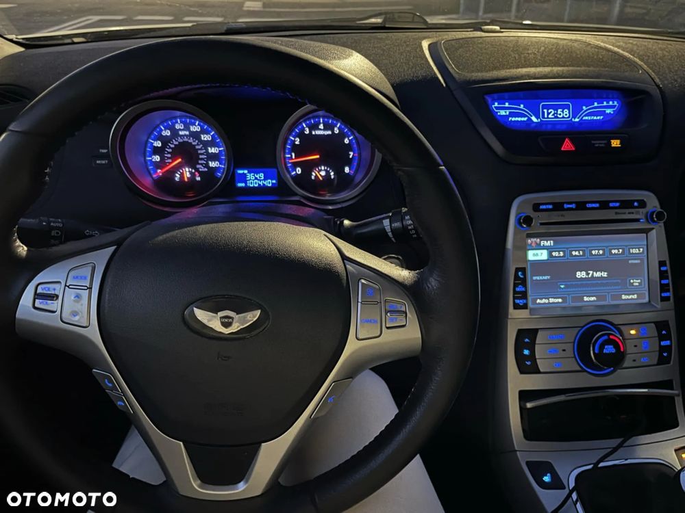 Hyundai Genesis Coupe 3.8 V6 - 8