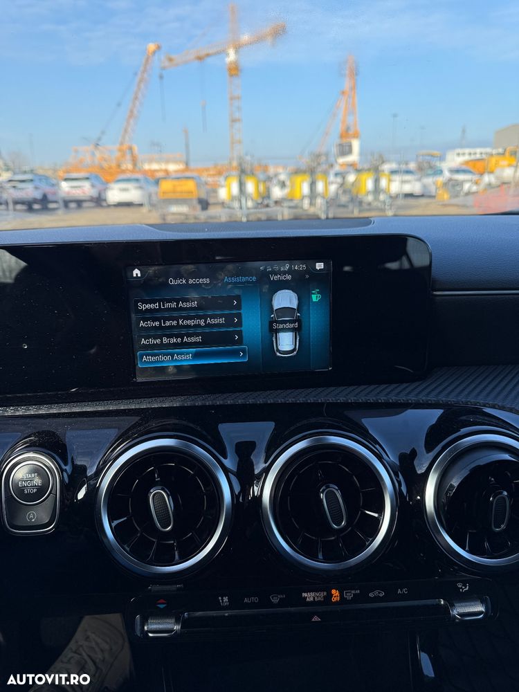 Mercedes-Benz CLA - 24