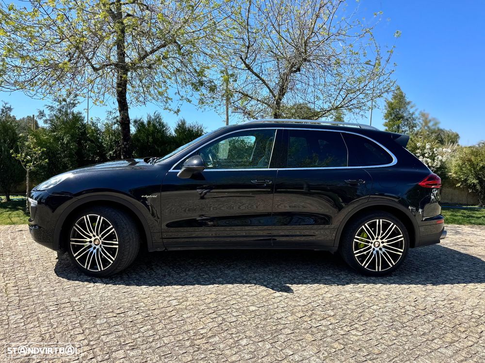 Porsche Cayenne S - 23