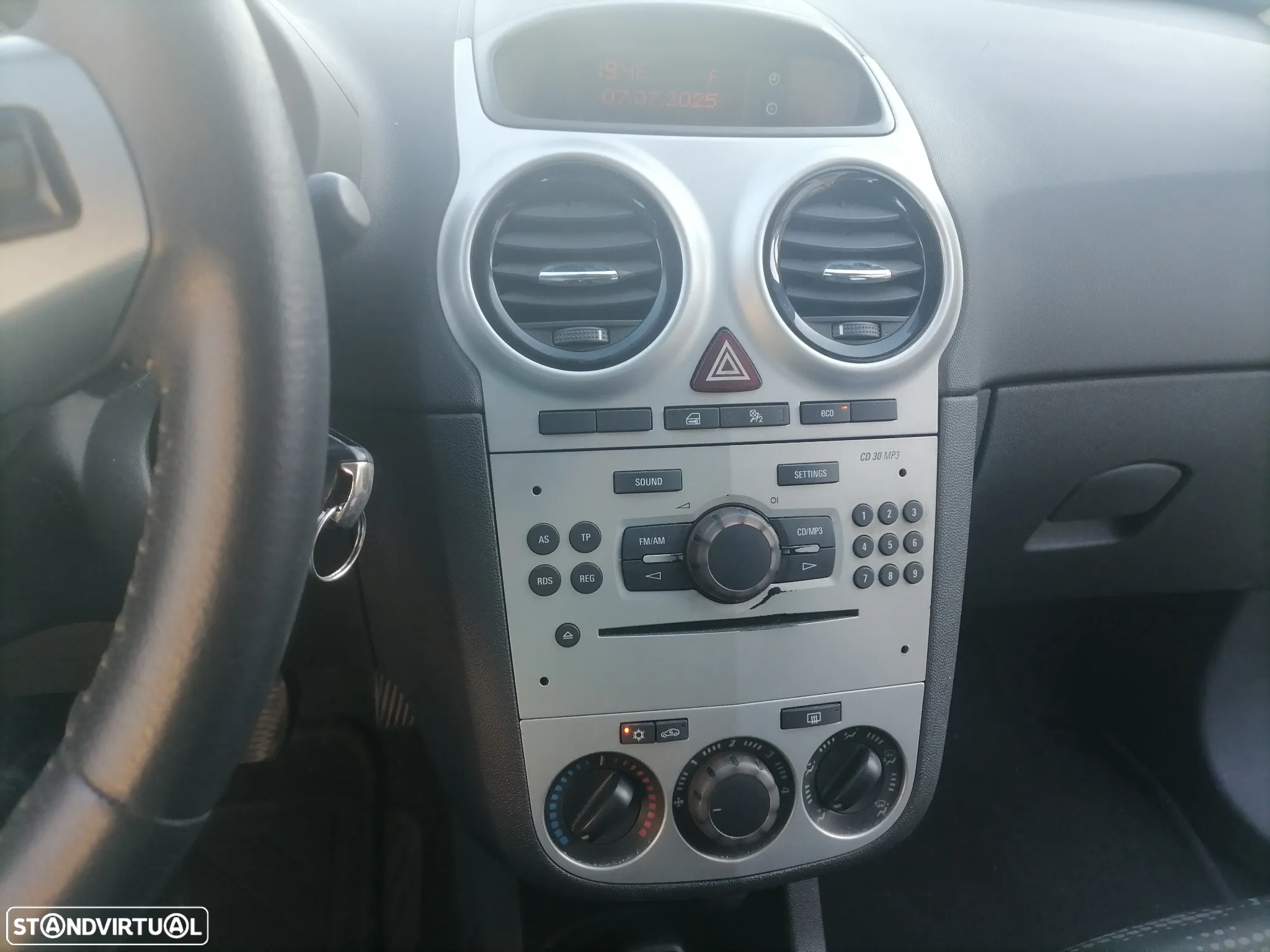 Opel Corsa 1.3 CDTi Enjoy EcoFLEX - 10