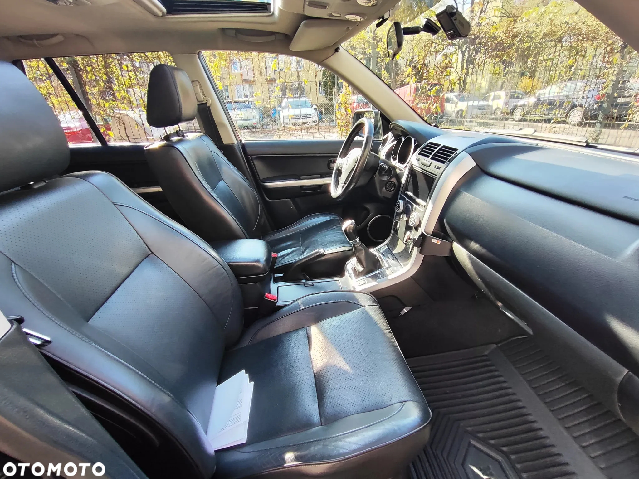 Suzuki Grand Vitara 2.4 De Luxe - 34