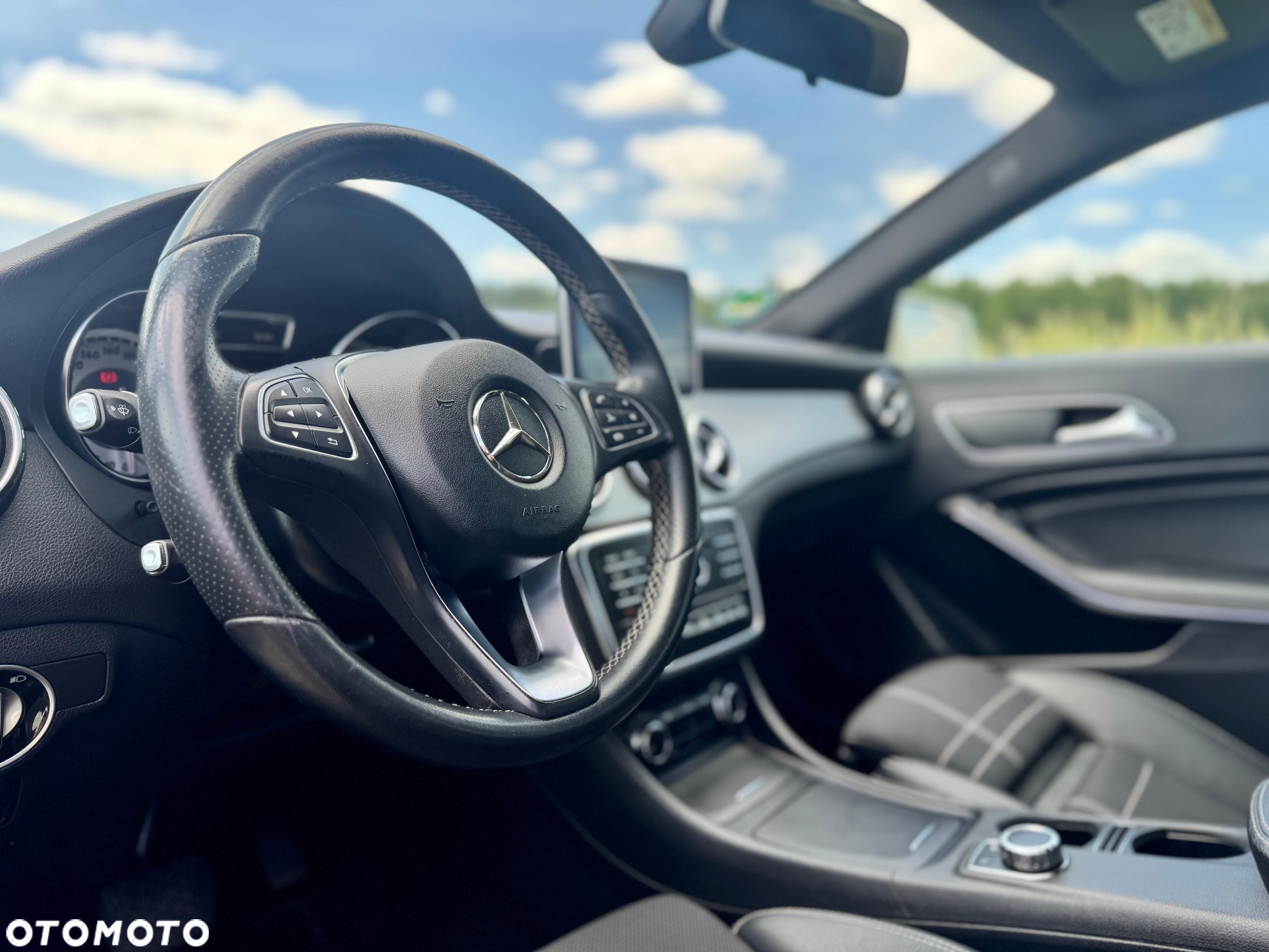 Mercedes-Benz GLA - 22