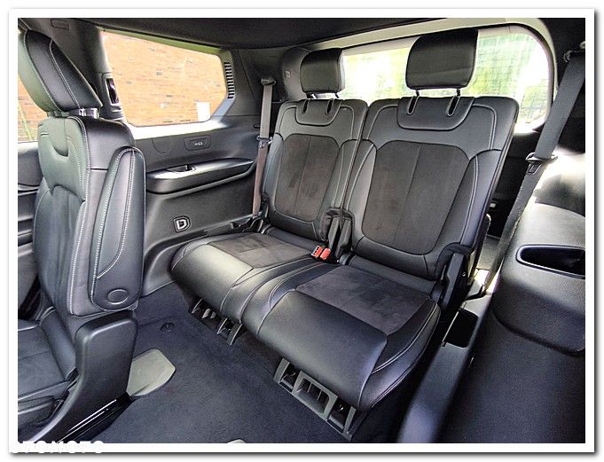 Jeep Grand Cherokee - 27