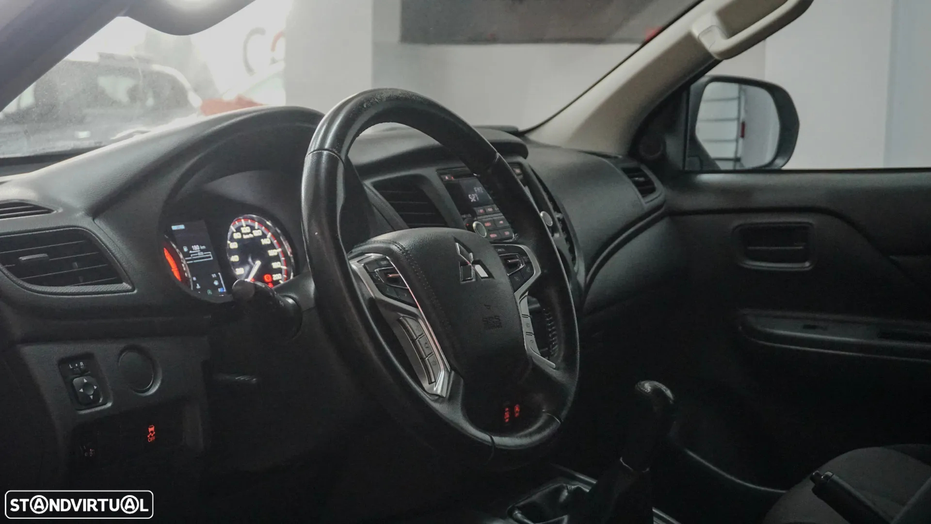 Mitsubishi L200 2.3 DI-D CD Invite 4WD - 7