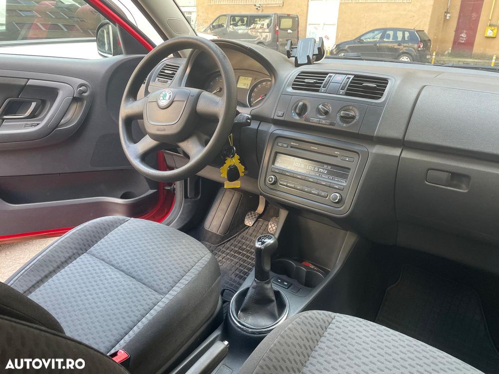 Skoda Fabia 1.2 HTP Ambiente - 2