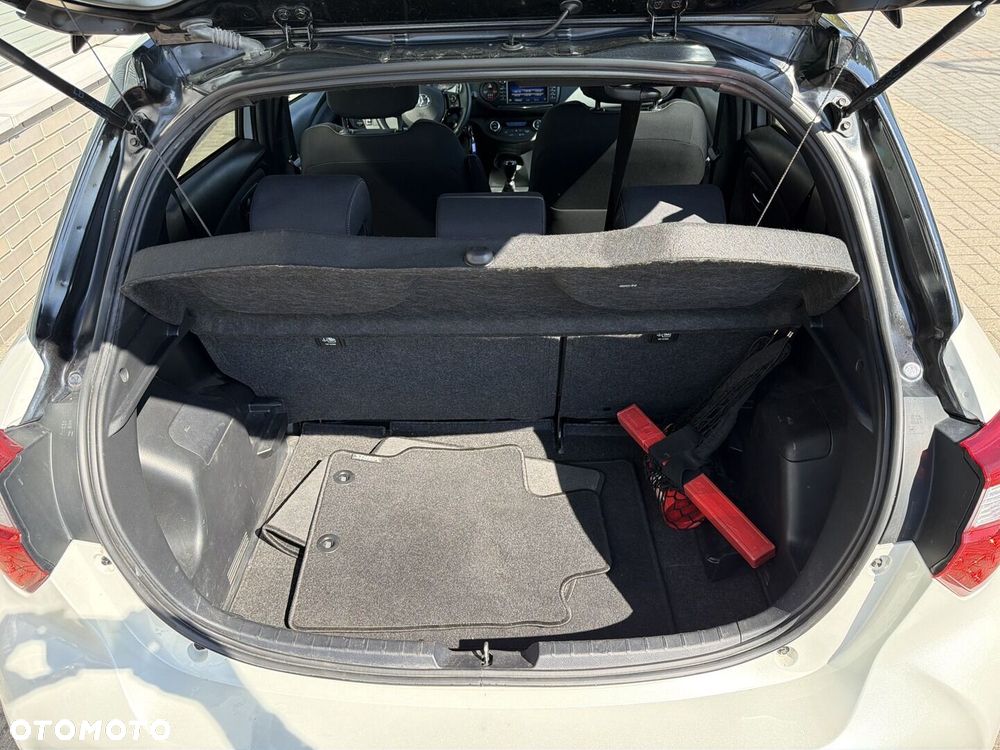 Toyota Yaris 1.5 Selection - 11