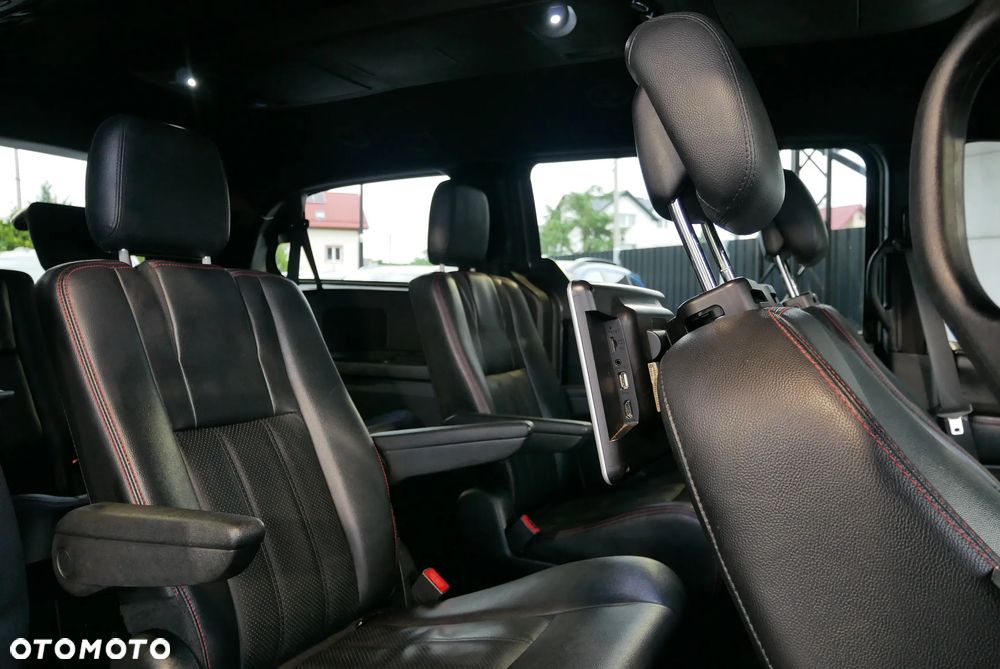 Dodge Grand Caravan - 13