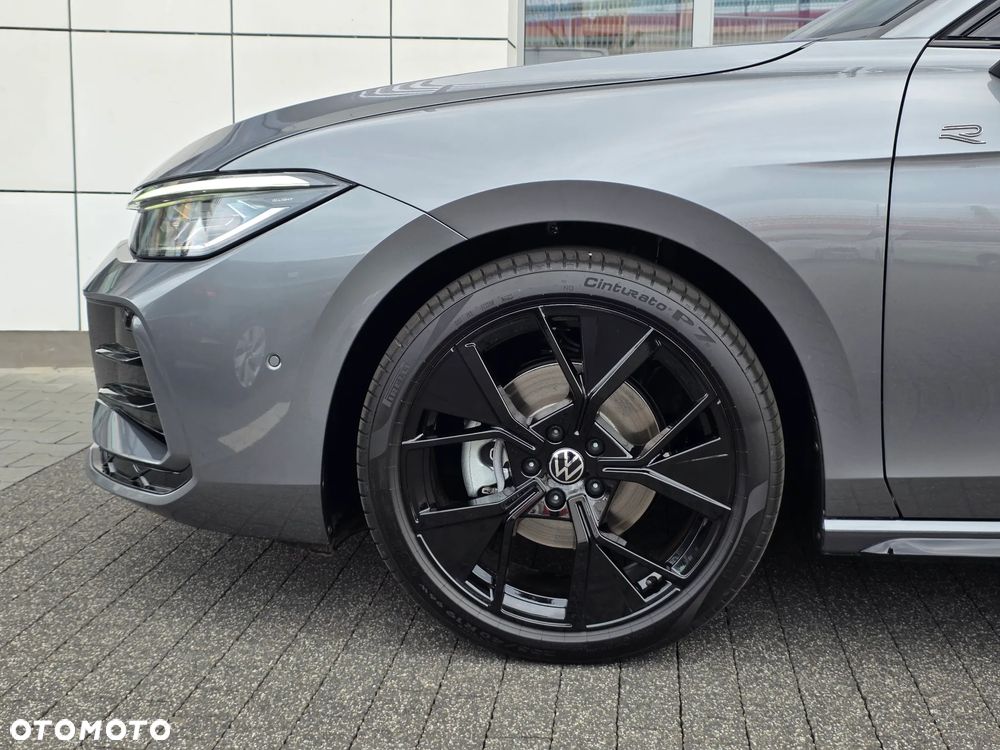 Volkswagen Passat - 14