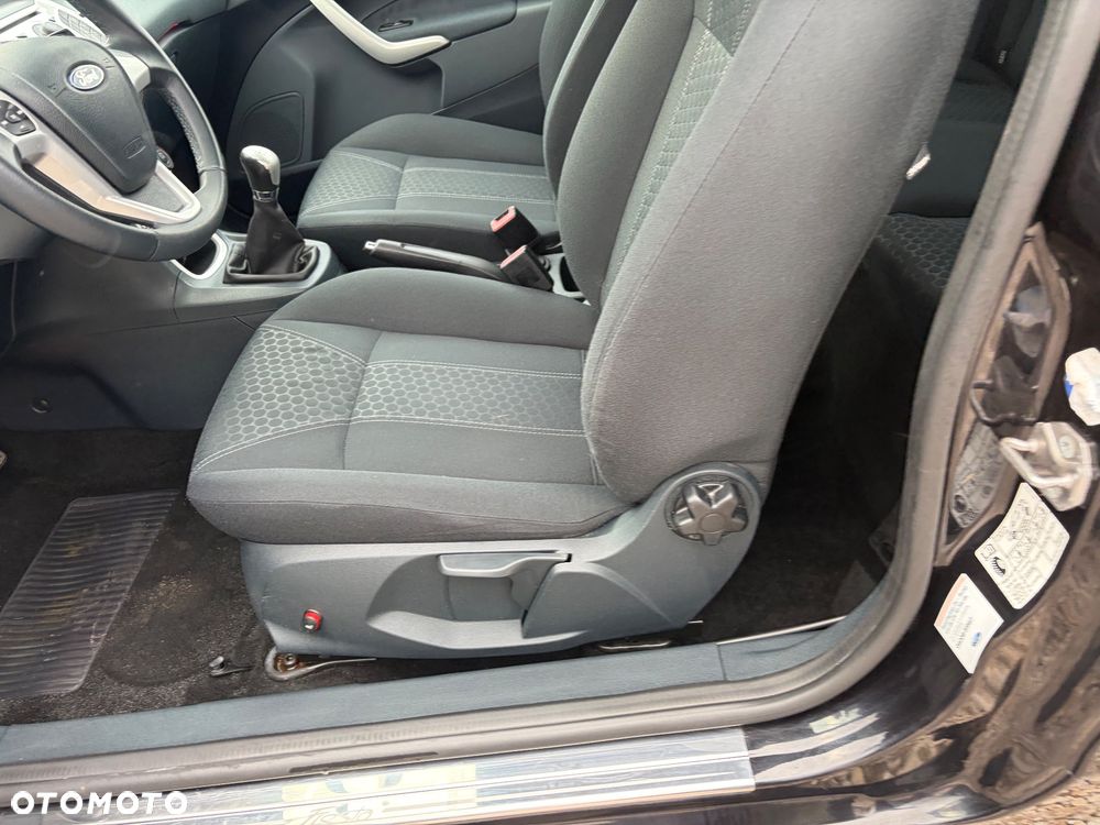 Ford Fiesta 1.25 Titanium - 33