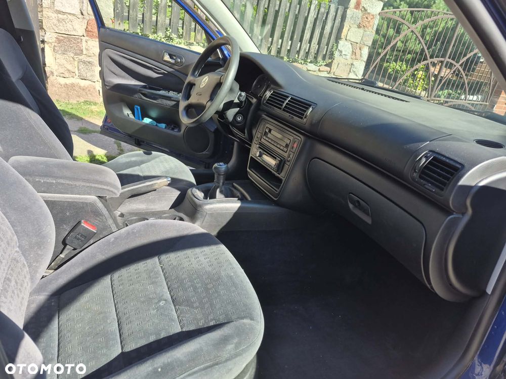 Volkswagen Passat 1.9 TDI - 11