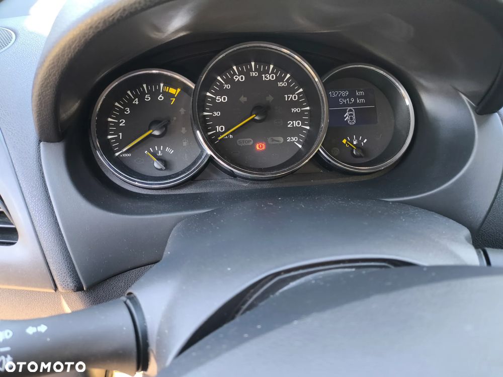 Renault Fluence 1.6 16V Color Edition - 10