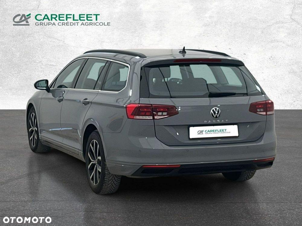 Volkswagen Passat - 8