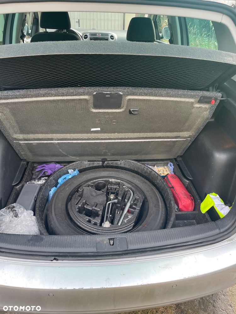 Volkswagen Golf Plus 1.6 TDI DPF BlueMotion Technology Comfortline - 4