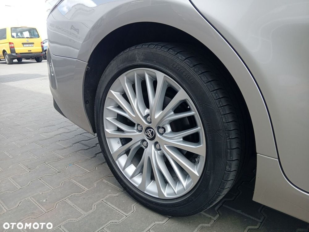 Toyota Camry - 10