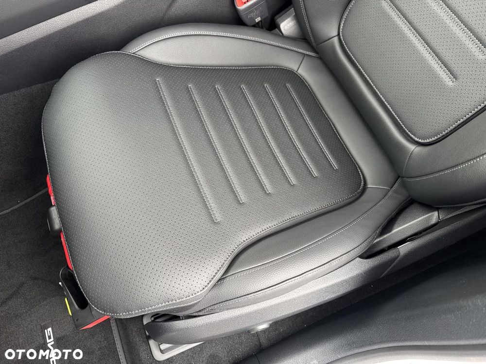 Mercedes-Benz GLC - 11