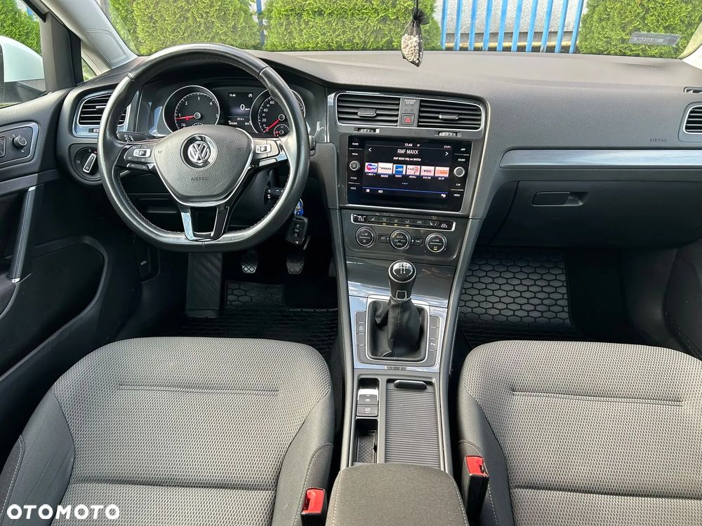 Volkswagen Golf 1.6 TDI BMT Comfortline - 28