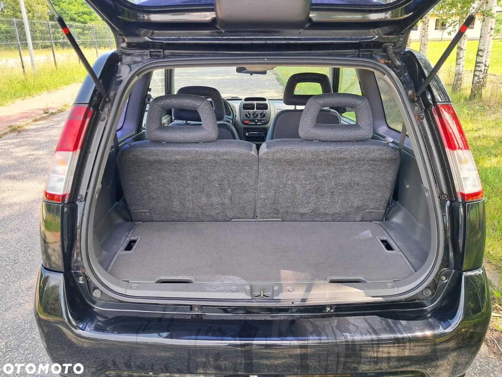 Suzuki Ignis 1.3 - 9