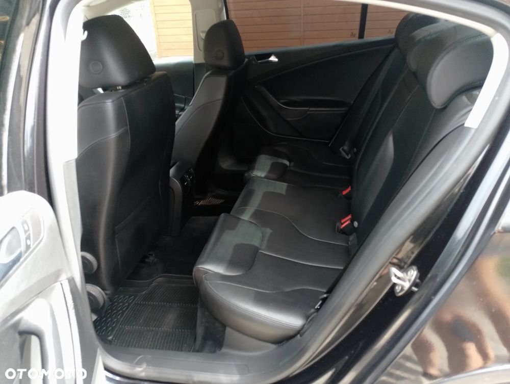 Volkswagen Passat 2.0 TSI Automatik Individual - 26