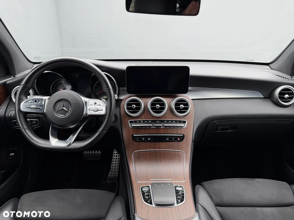 Mercedes-Benz GLC 300 4Matic 9G-TRONIC AMG Line - 31