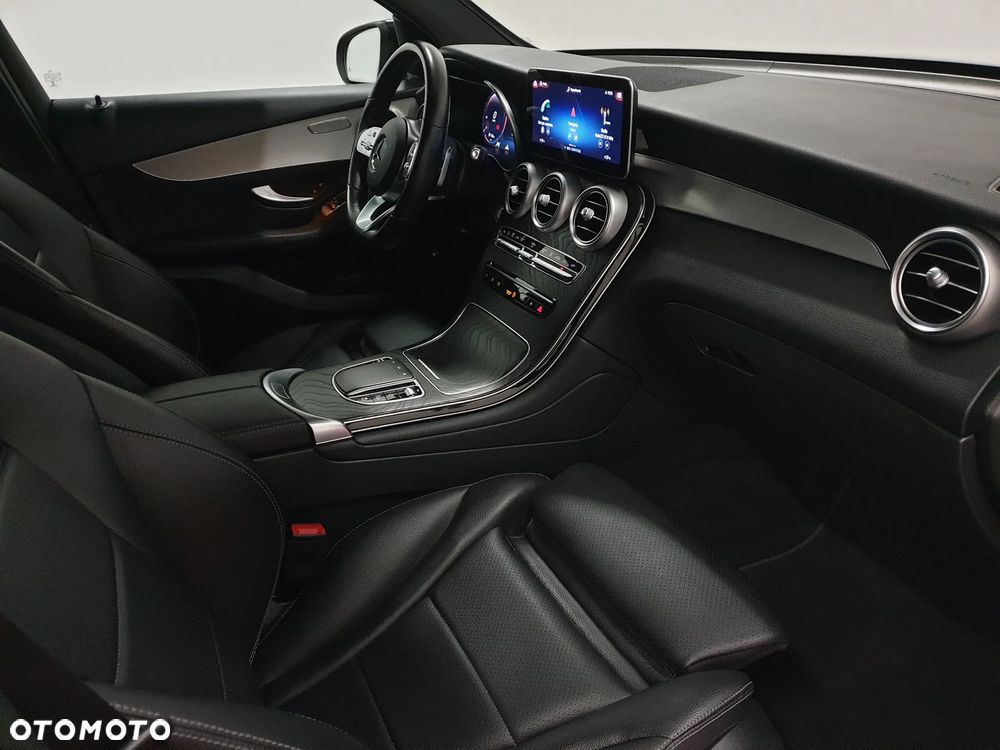Mercedes-Benz GLC 300 de 4Matic 9G-TRONIC AMG Line Plus - 26