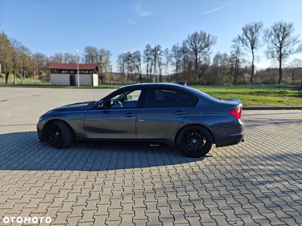 BMW Seria 3 320d Sport Line - 6
