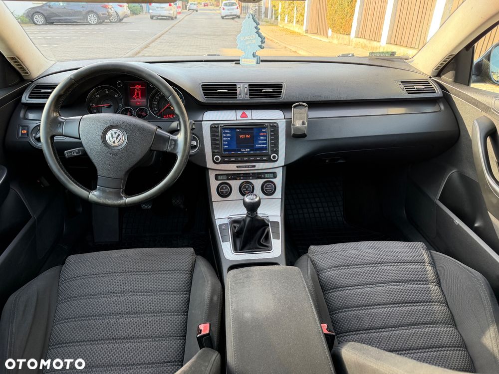 Volkswagen Passat 2.0 TDI Comfortline - 9