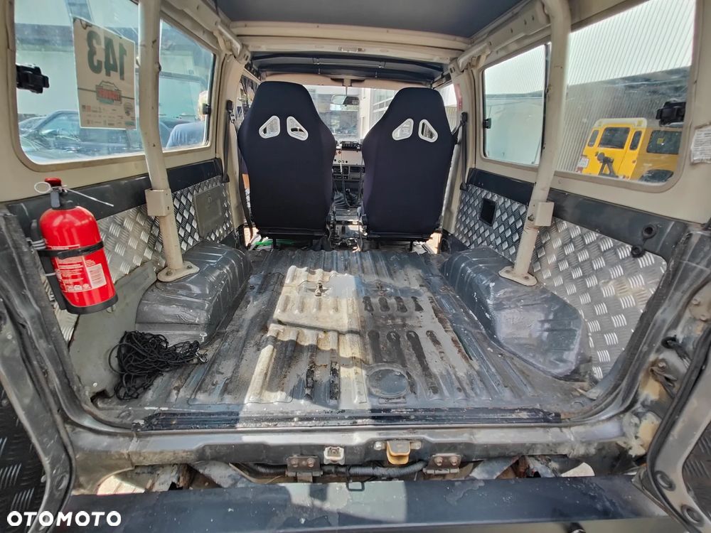 Toyota Land Cruiser - 16