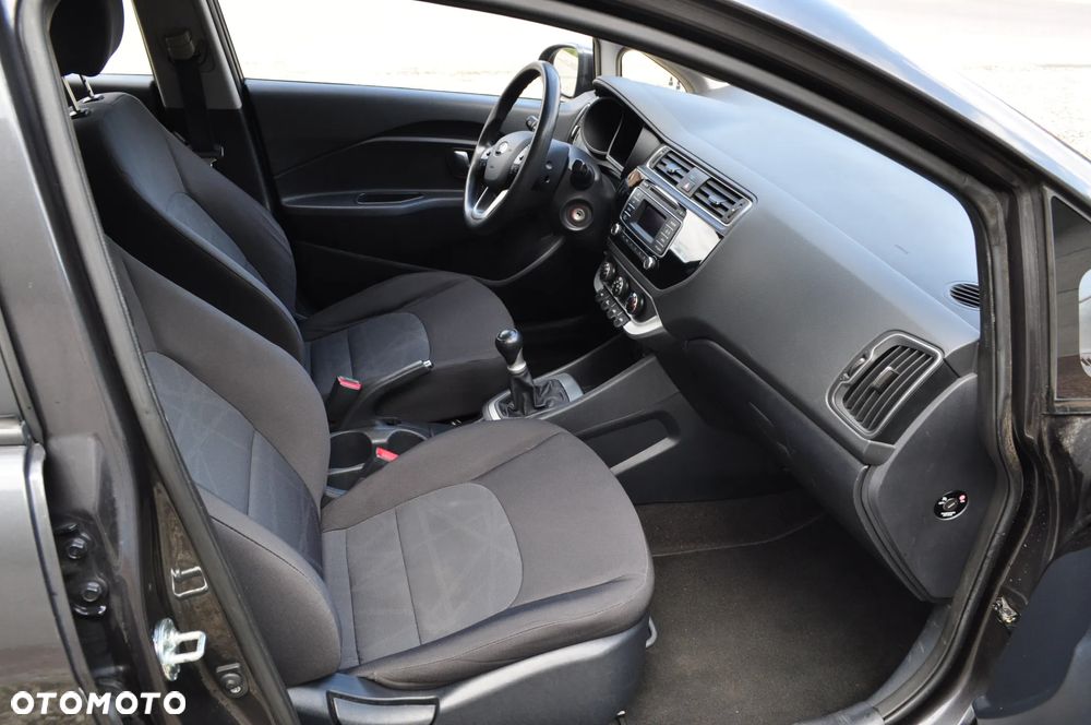 Kia Rio 1.2 Attract - 17