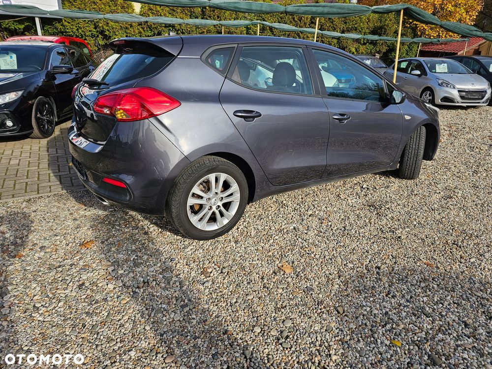 Kia Ceed 1.4 CVVT Dream Team Edition - 4