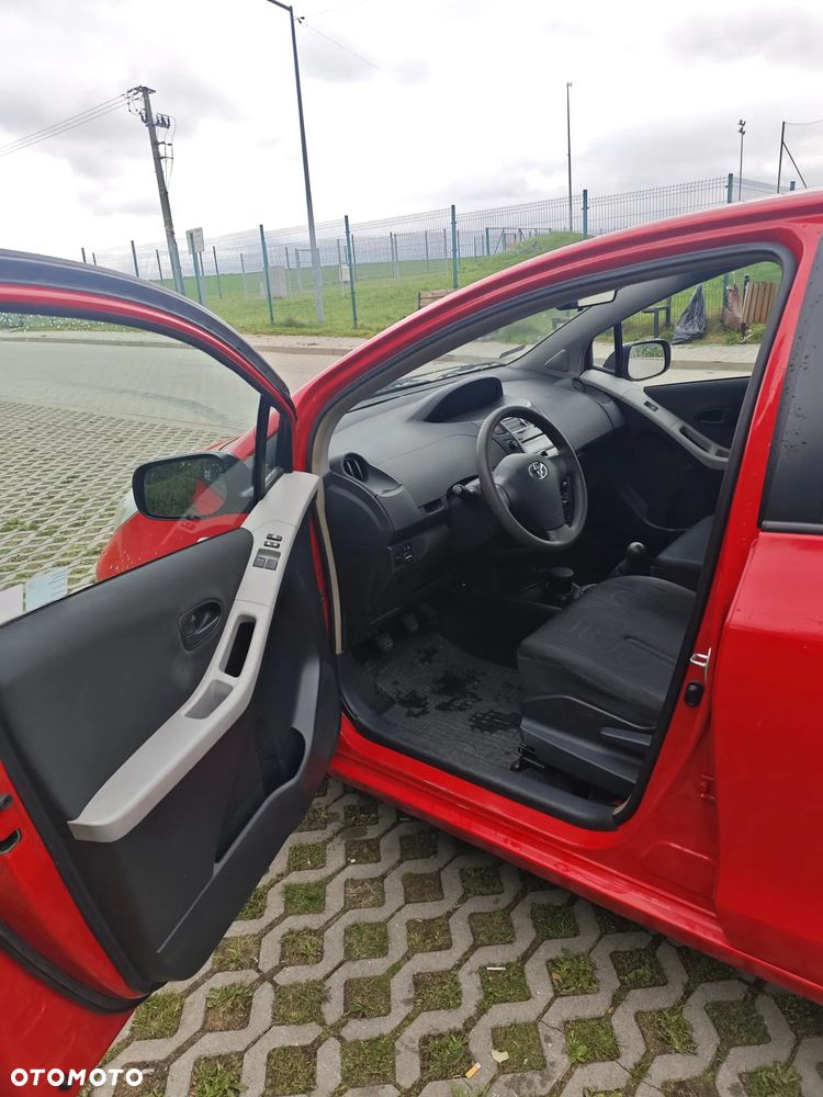 Toyota Yaris 1.0 Terra - 6
