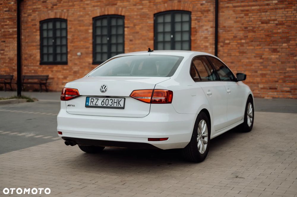 Volkswagen Jetta - 9