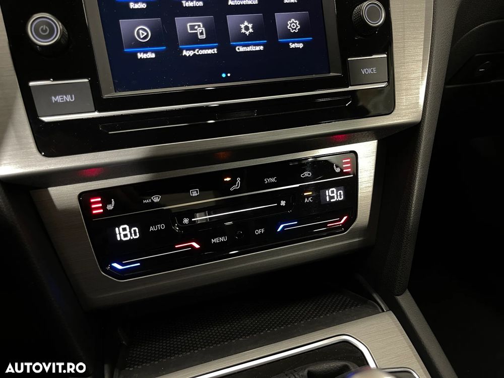 Volkswagen Passat 1.5 TSI ACT DSG Advance - 19