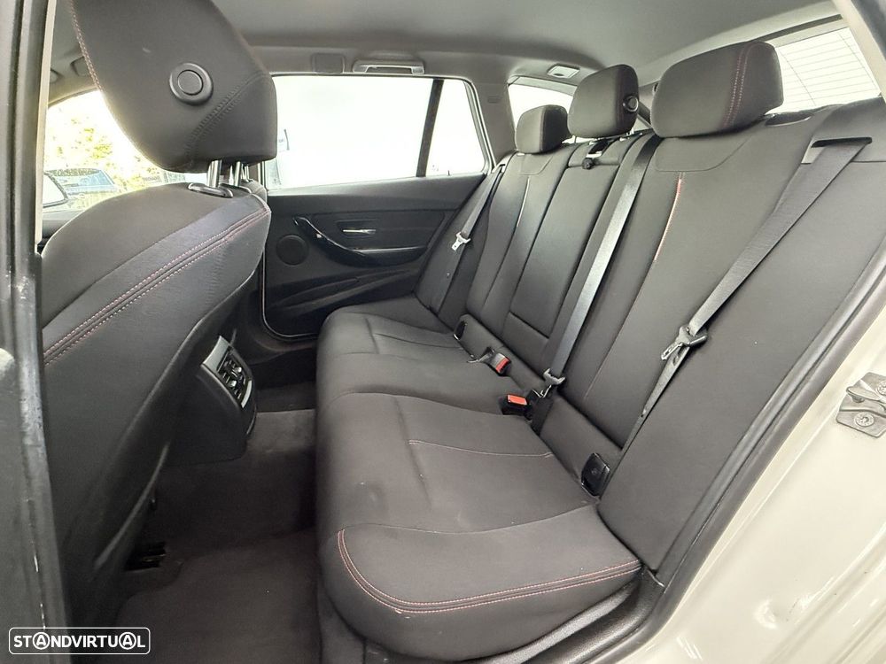 BMW 320 d Touring Line Sport - 12