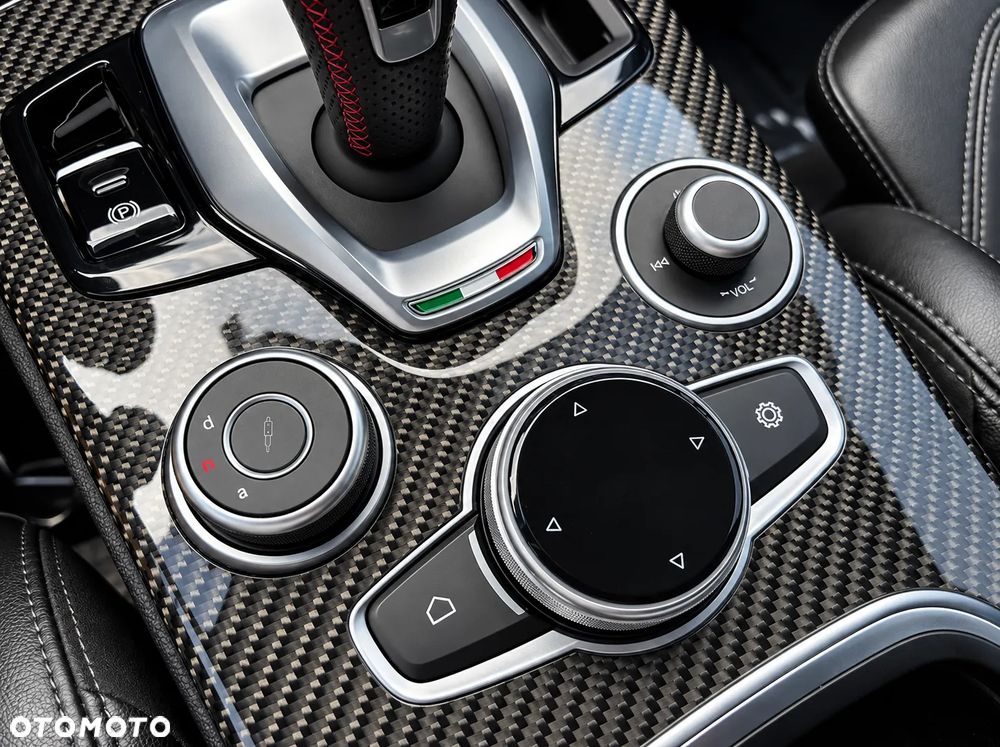 Alfa Romeo Stelvio - 27