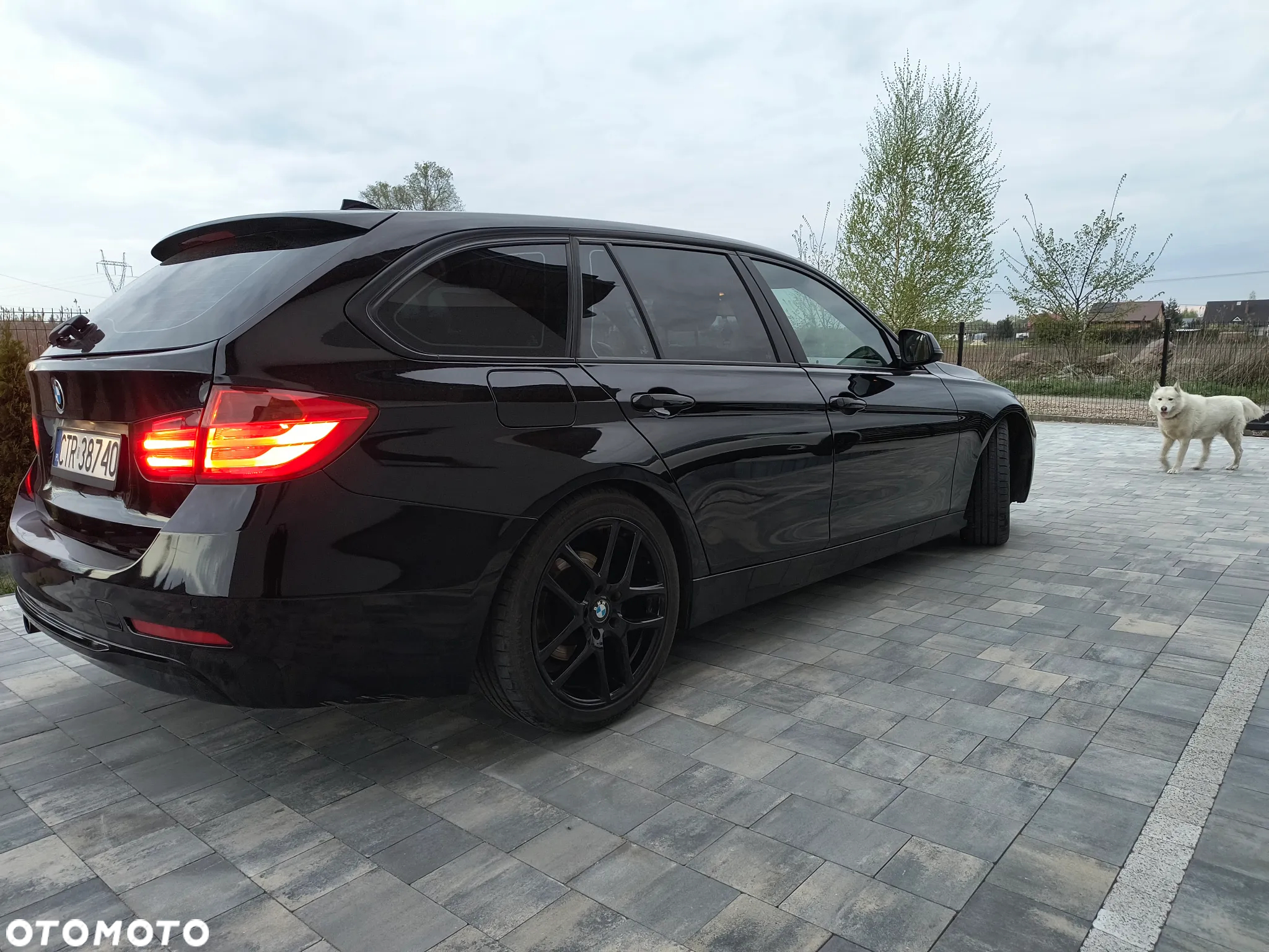BMW Seria 3 318d Touring - 11