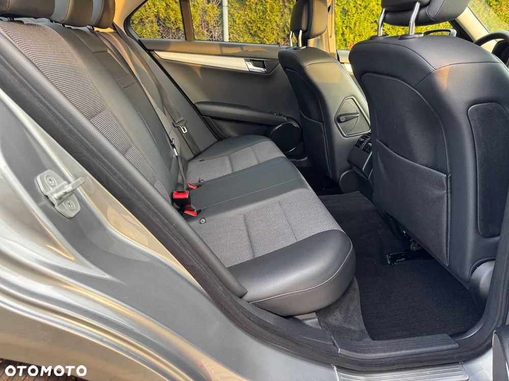 Mercedes-Benz Klasa C 180 Kompressor Avantgarde - 23