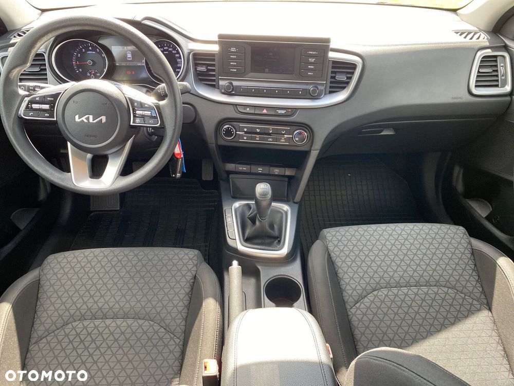 Kia Ceed - 14