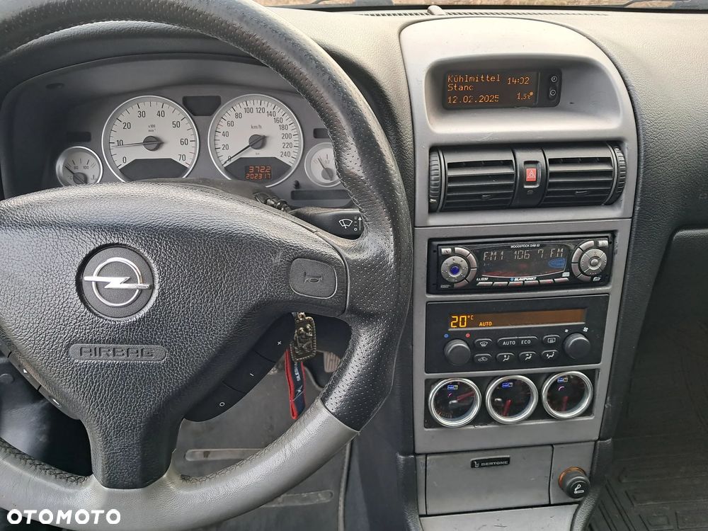 Opel Astra II Coupe 2.0 T - 12