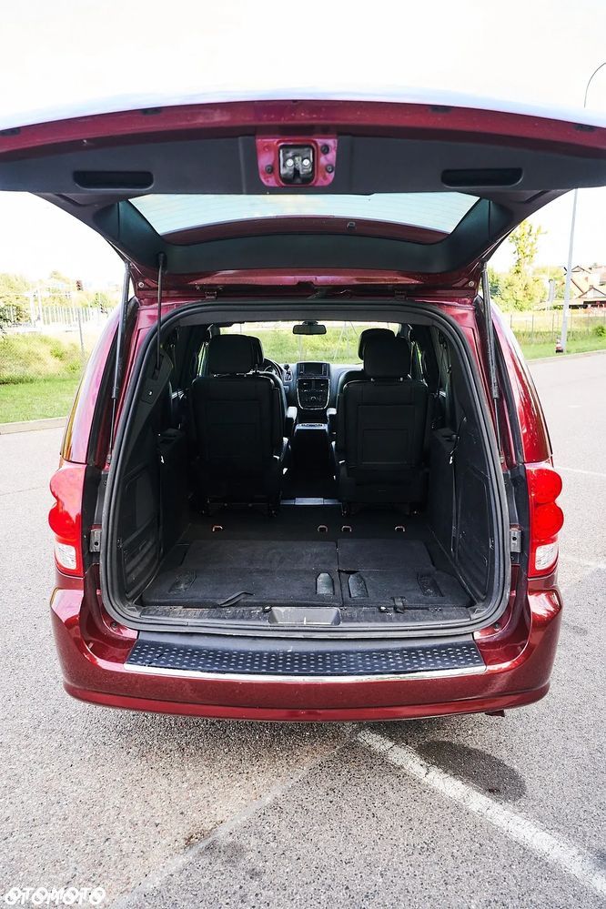 Dodge Grand Caravan - 36