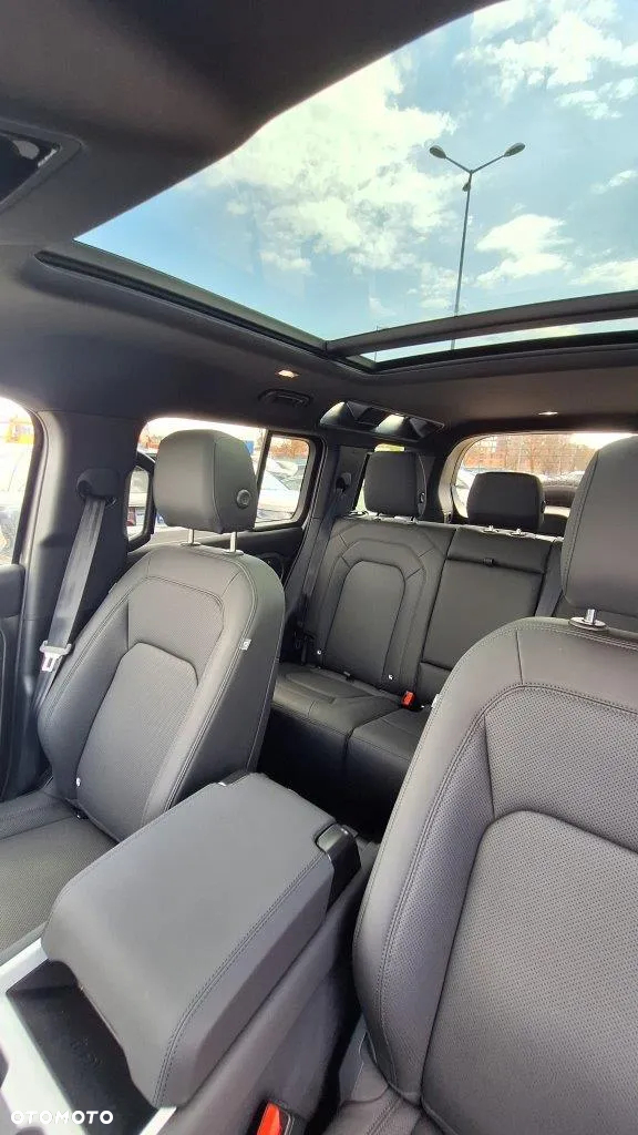 Land Rover Defender 110 3.0 D300 mHEV X-Dynamic SE - 6