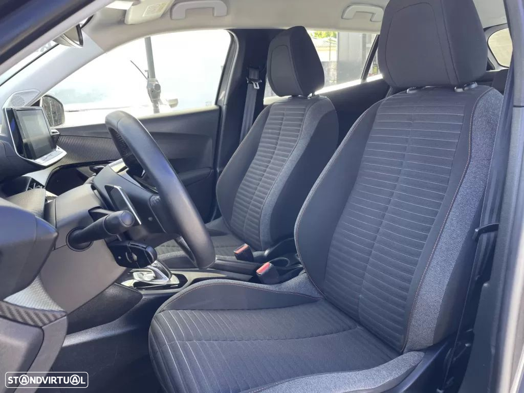 Peugeot 2008 1.2 PureTech Active EAT8 - 13