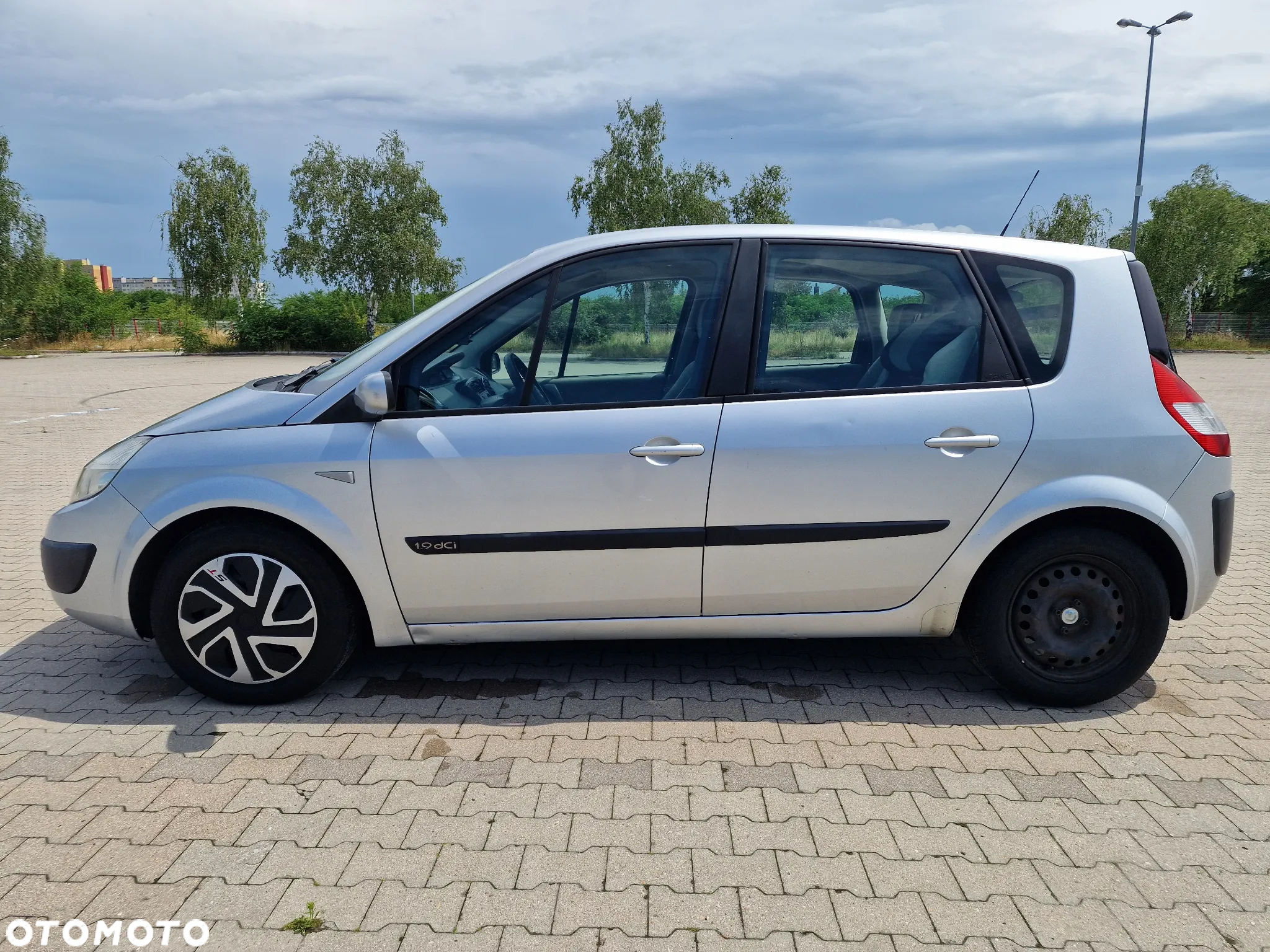 Renault Scenic 1.9 dCi Confort Authentique - 4