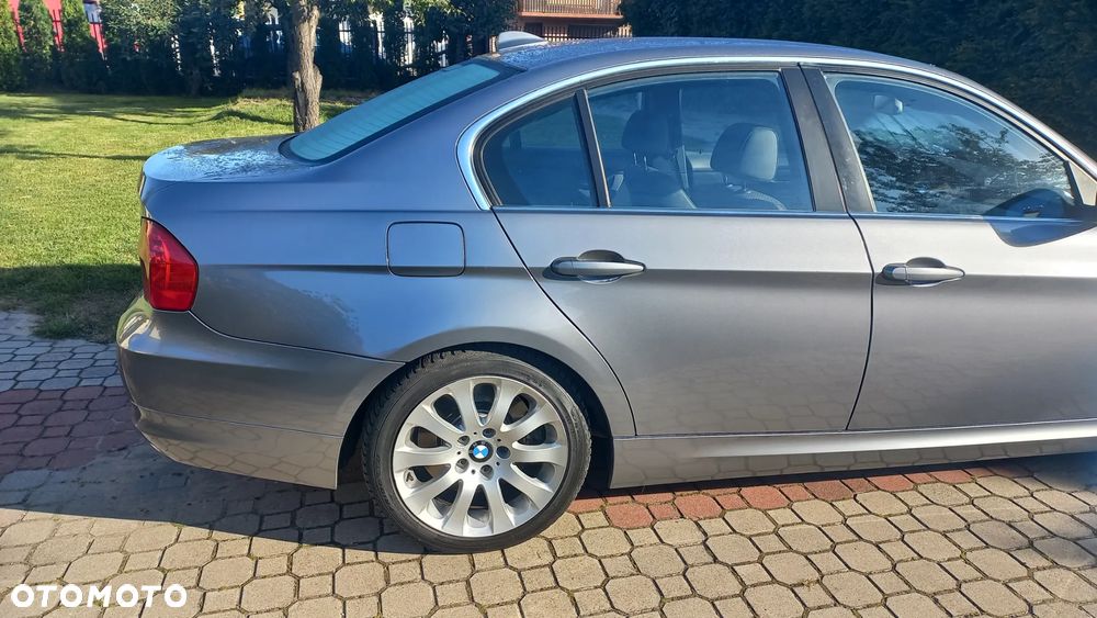 BMW Seria 3 335d DPF Edition Exclusive - 28