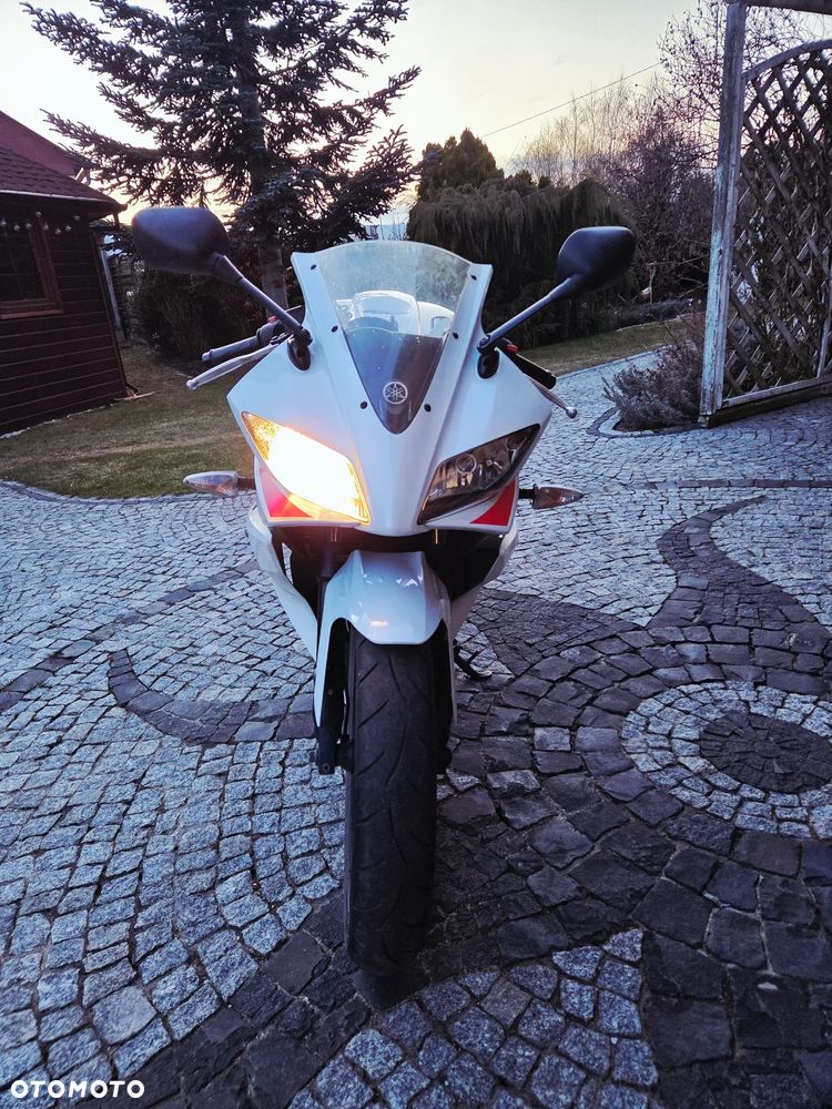 Yamaha YZF - 6